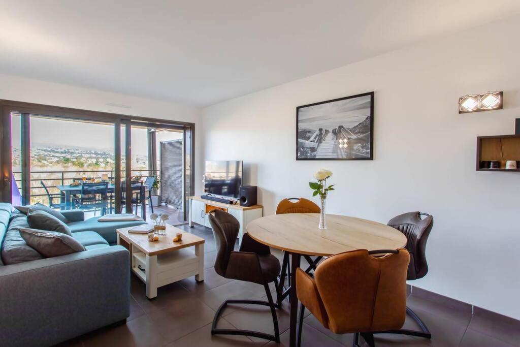 A7- 2 Bdr Sea & Mountain View - Ac, Parking, Pool & Terrace Apartment Антиб Екстериор снимка