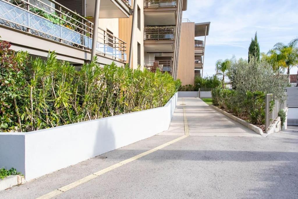 A7- 2 Bdr Sea & Mountain View - Ac, Parking, Pool & Terrace Apartment Антиб Екстериор снимка
